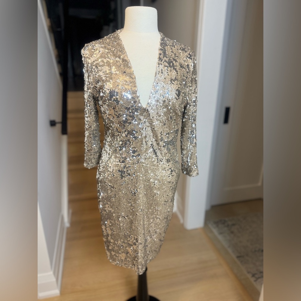 TFNC London Metallic Silver Beige Sequin Bodycon Dress – Size M - Picture 2 of 8